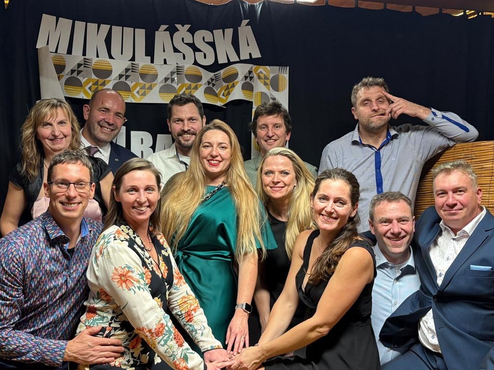 Popis fotografie z bálu