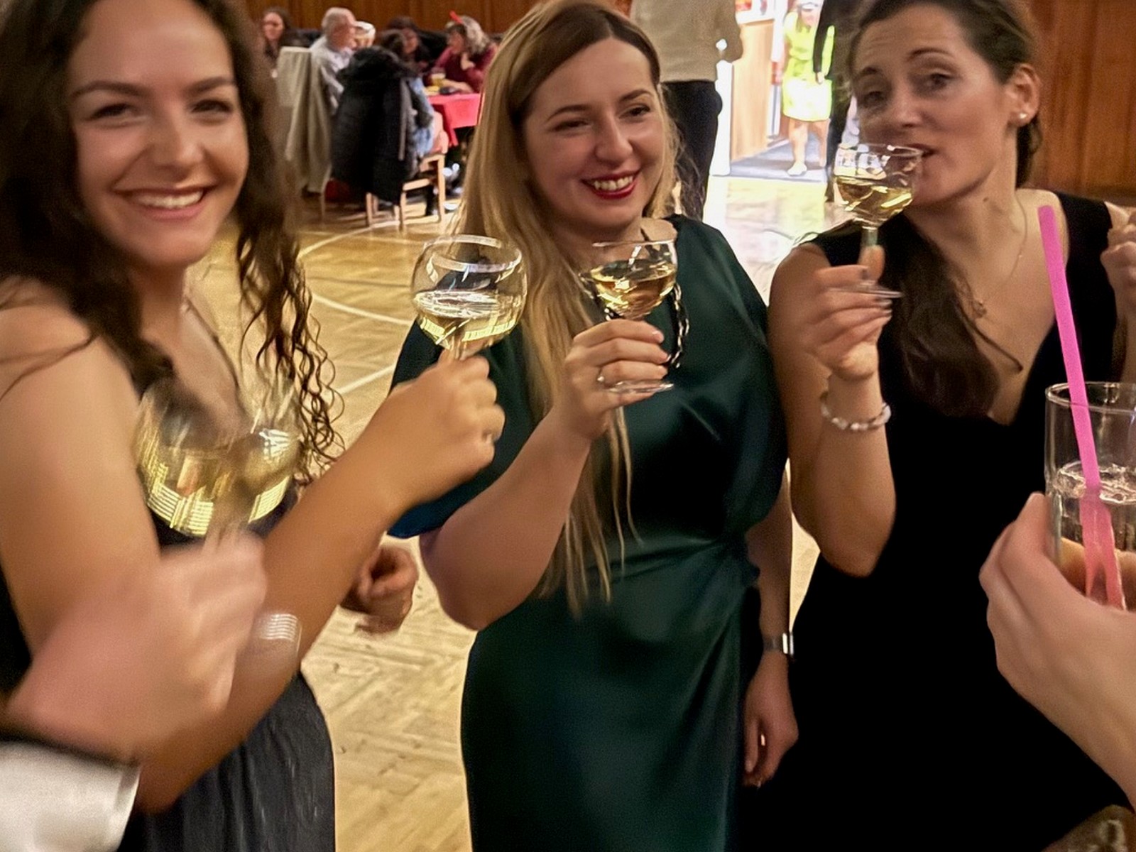 Popis fotografie z bálu